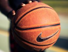 亚冠常规赛对决在即！皇家马德里演练定位球，丹佛掘金密集防守应对的简单介绍